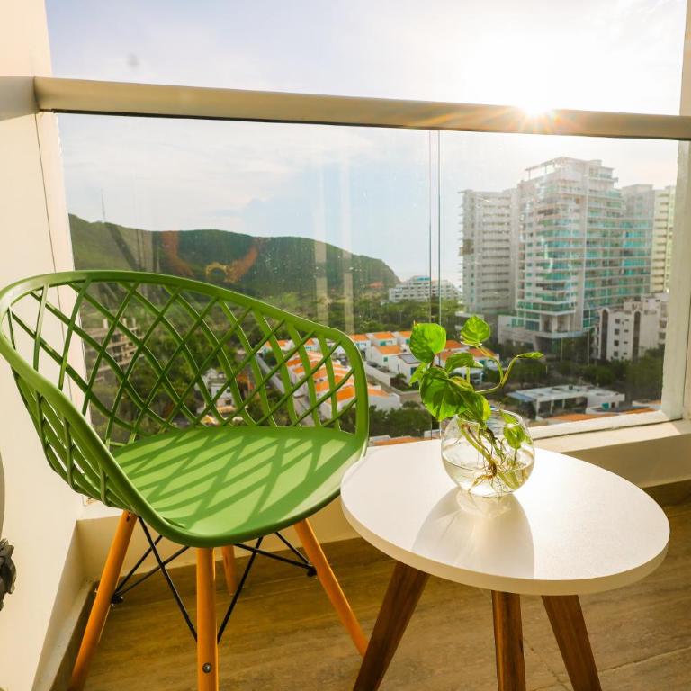 A 100 metros de la playa Terraza con Piscina Infinita y vista al mar - Apartamento de 2 dormitorios - 76