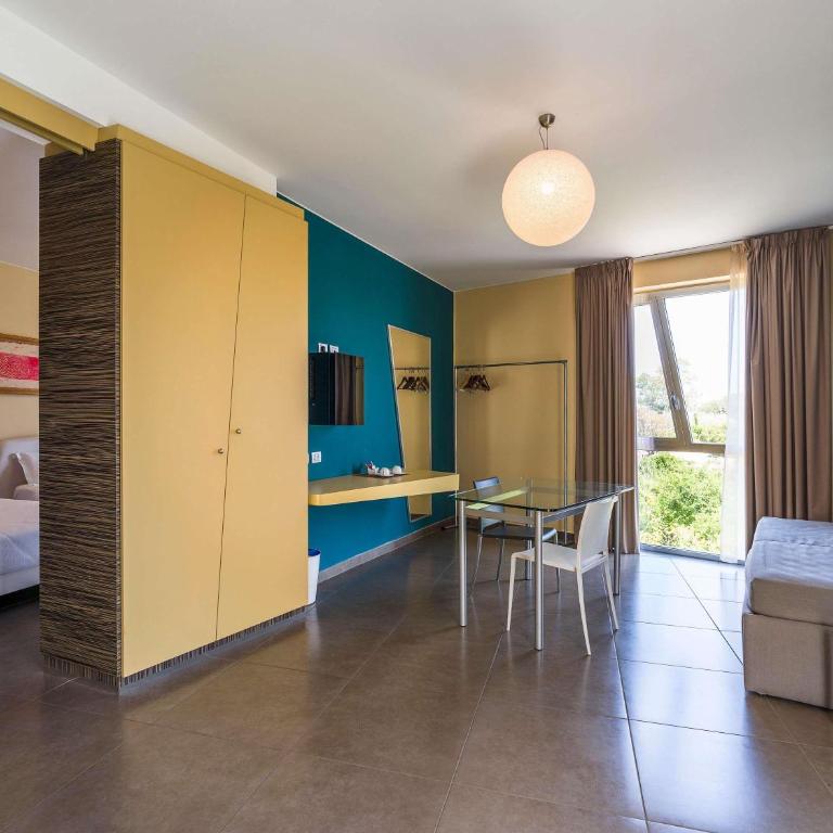 ibis Styles Catania Acireale - Suite Deluxe con 2 Letti Matrimoniali - 10