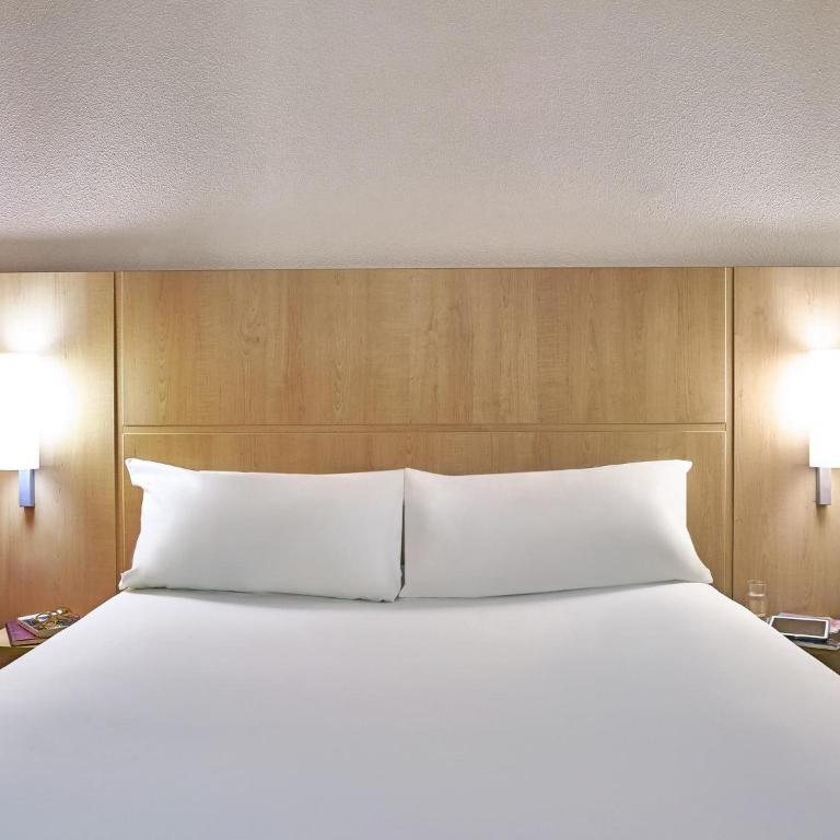 Ibis Barcelona Centro (Sagrada Familia) - Interior Standard Room - 1