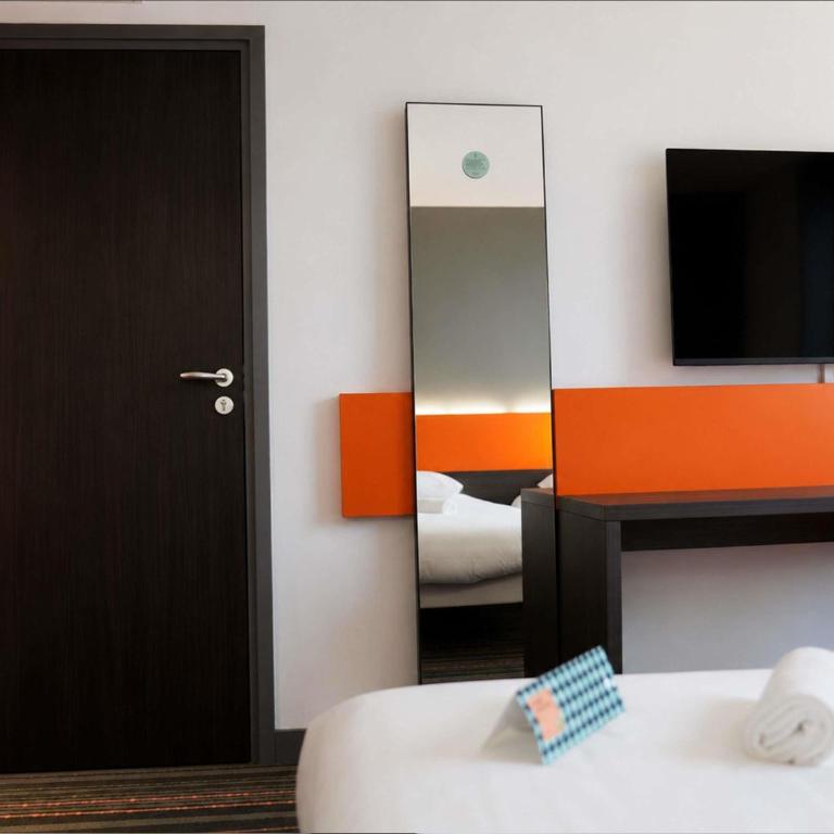 ibis Styles Caen centre gare - Suite Familiale Standard avec 2 Chambres Communicantes - 3