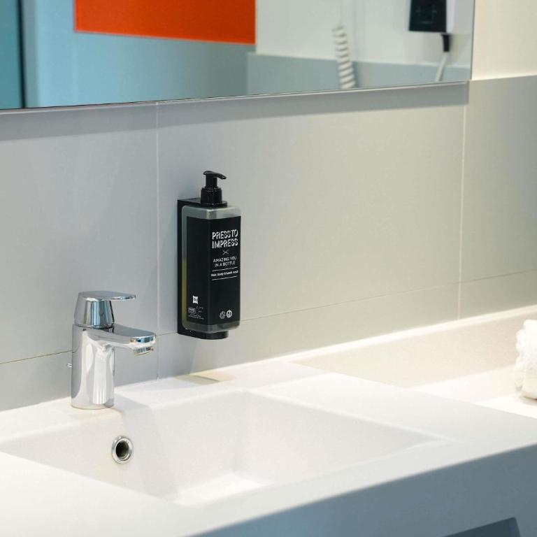 ibis Styles Caen centre gare - Chambre Premium avec 1 Lit Double - 7