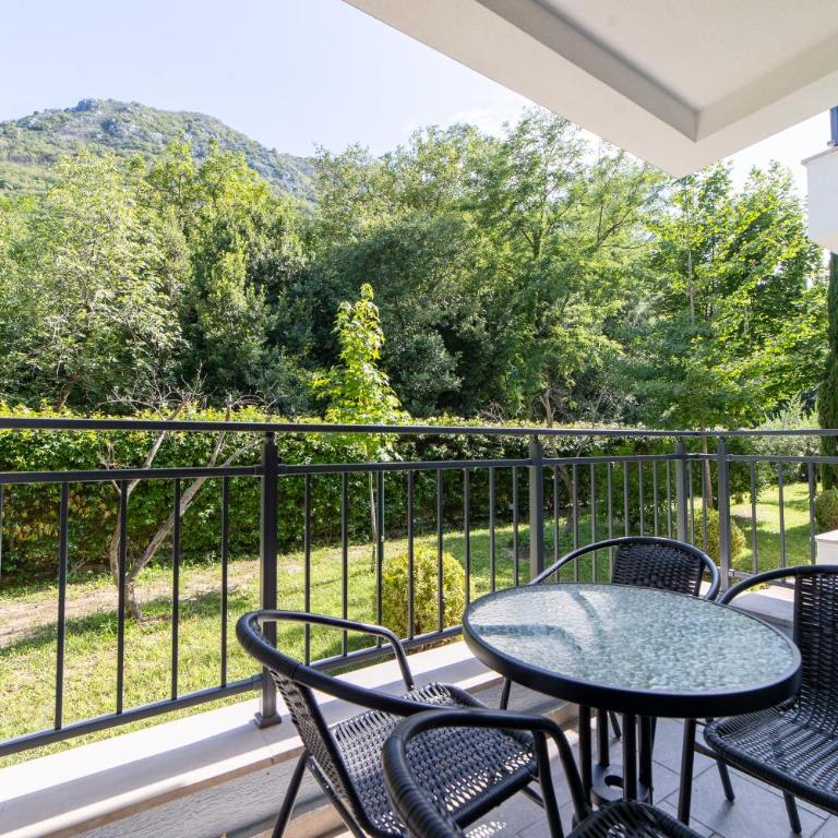 Green Bay Apartments Morinj - Two-Bedroom Apartment - 3