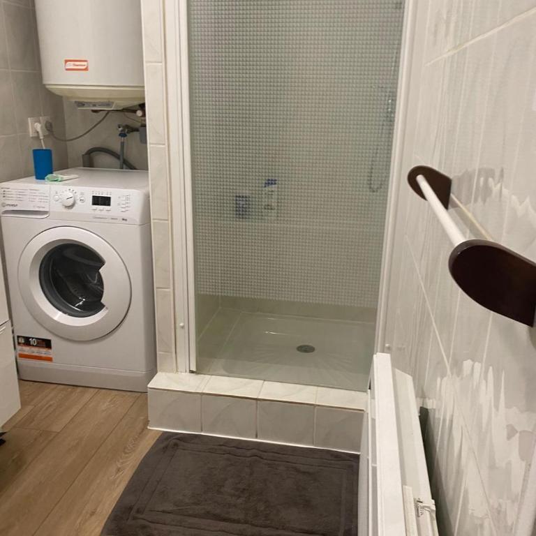 Très joli T2 de 40m2 plage à 300m clim, balcon, garage, Cosy et Tout confort - Appartement 1 Chambre - 12