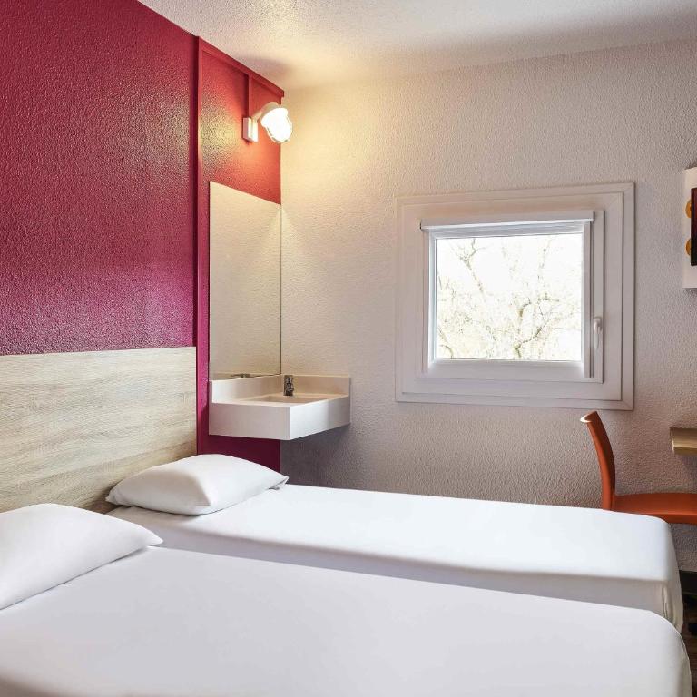 hotelF1 Saint Etienne - Chambre Lits Jumeaux Side-Car avec Salle de Bains Commune - 2