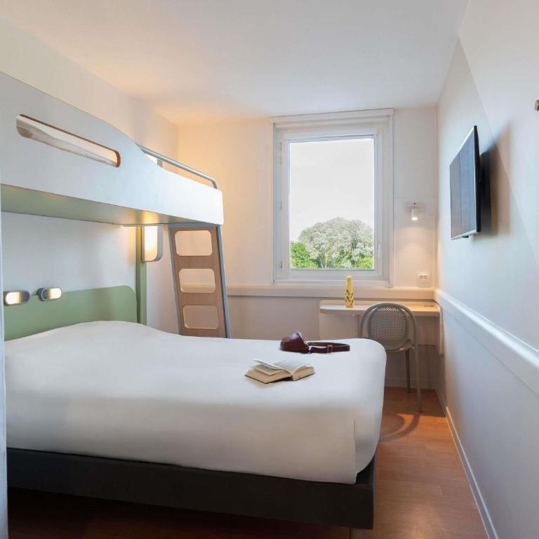 ibis budget Tours Nord - Chambre 1 Lit Double + 1 Lit Superposé - 1
