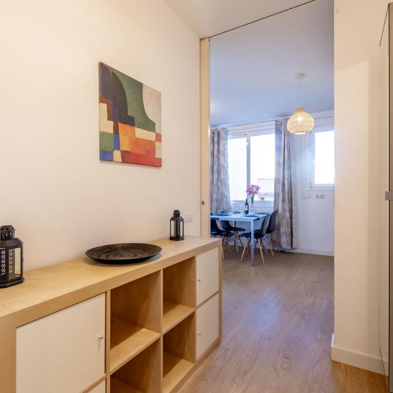 Amazing Apartment 2 rooms 15' Bcn Center - Fira Barcelona - Two-Bedroom Apartment - 4