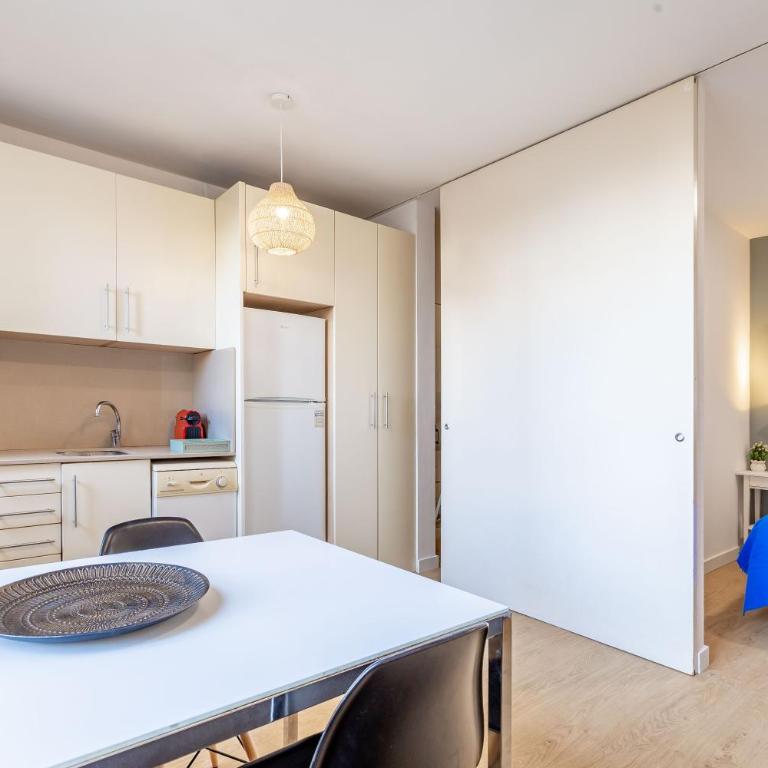 Amazing Apartment 2 rooms 15' Bcn Center - Fira Barcelona - Two-Bedroom Apartment - 6