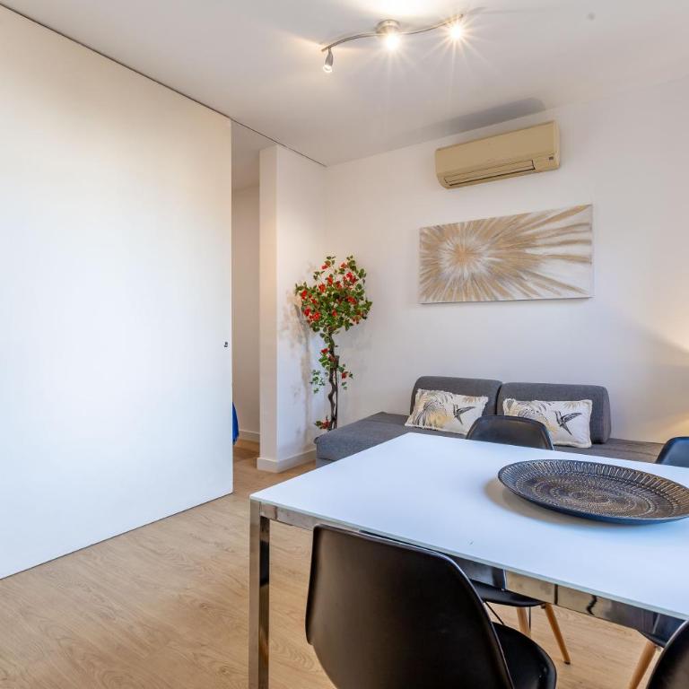 Amazing Apartment 2 rooms 15' Bcn Center - Fira Barcelona - Two-Bedroom Apartment - 14
