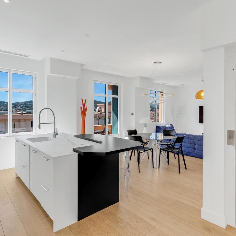 Appartement contemporain vue mer - Parking Privé & Bateau Privatif - Apartment mit 2 Schlafzimmern und Meerblick - 9