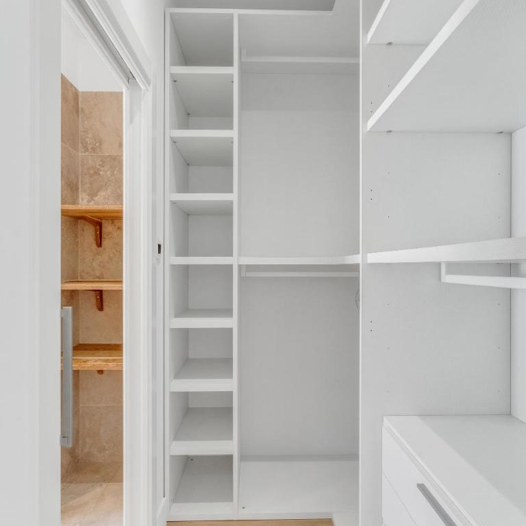 Appartement contemporain vue mer - Parking Privé & Bateau Privatif - Apartment mit 2 Schlafzimmern und Meerblick - 14