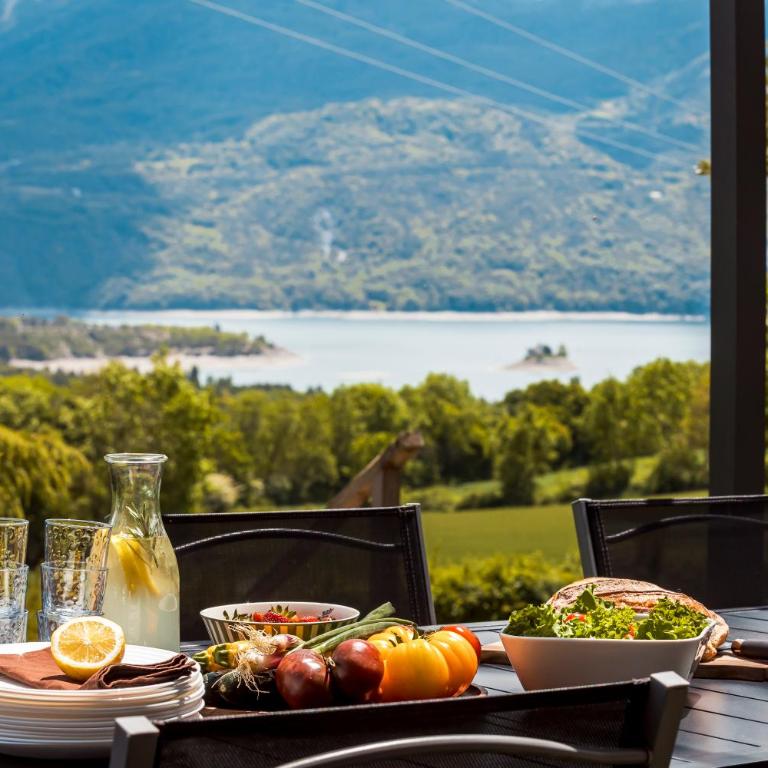 Havre de paix face au lac - Jardin, bain nordique & BBQ - Maison 2 Chambres - 35