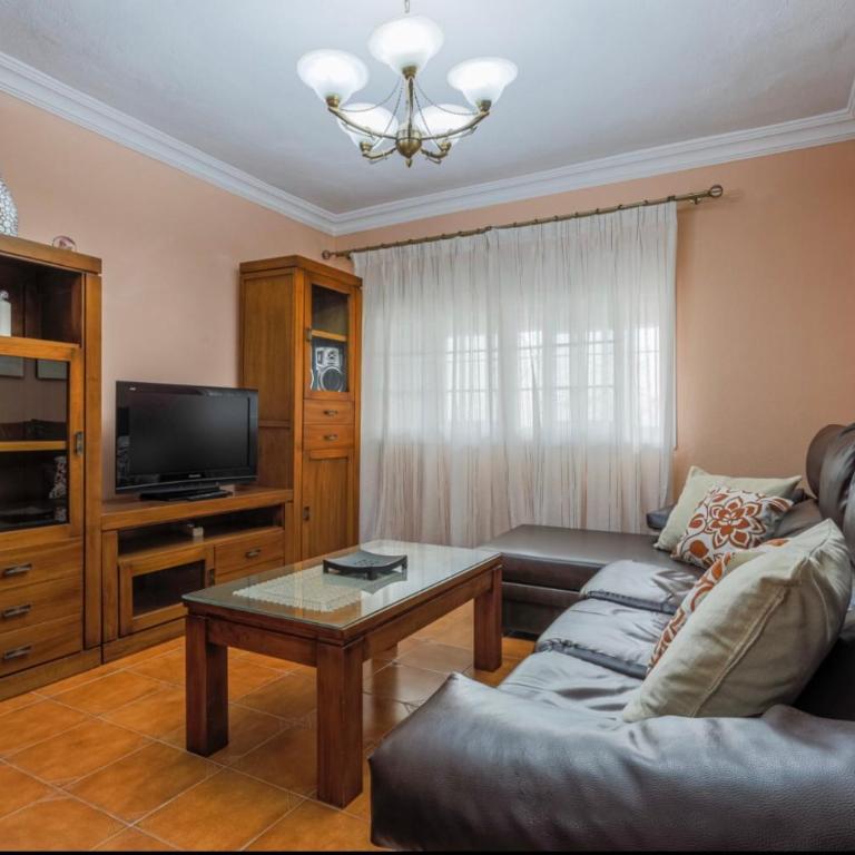 El reencuentro de Cádiz - Three-Bedroom Apartment - 1