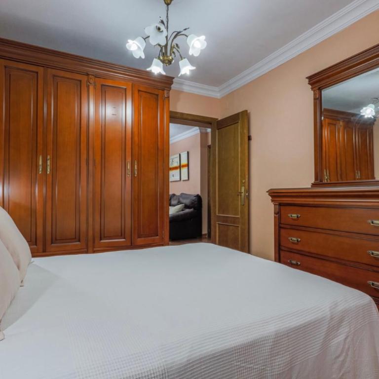 El reencuentro de Cádiz - Three-Bedroom Apartment - 25