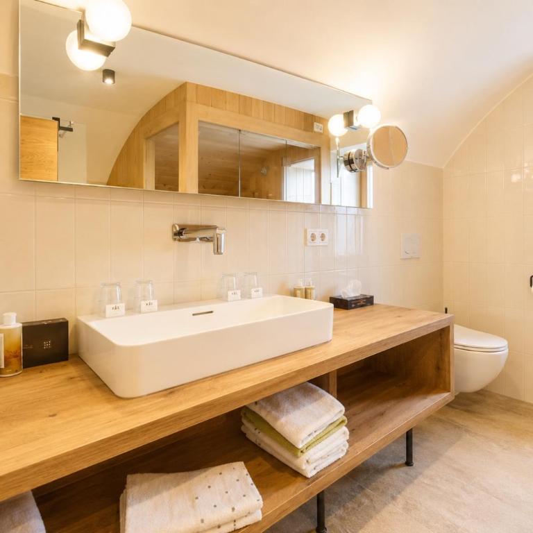 Der Kaerntnerhof am Weissensee, SeeHotel & SeeApartments direkt am See - Suite mit Sauna - 2