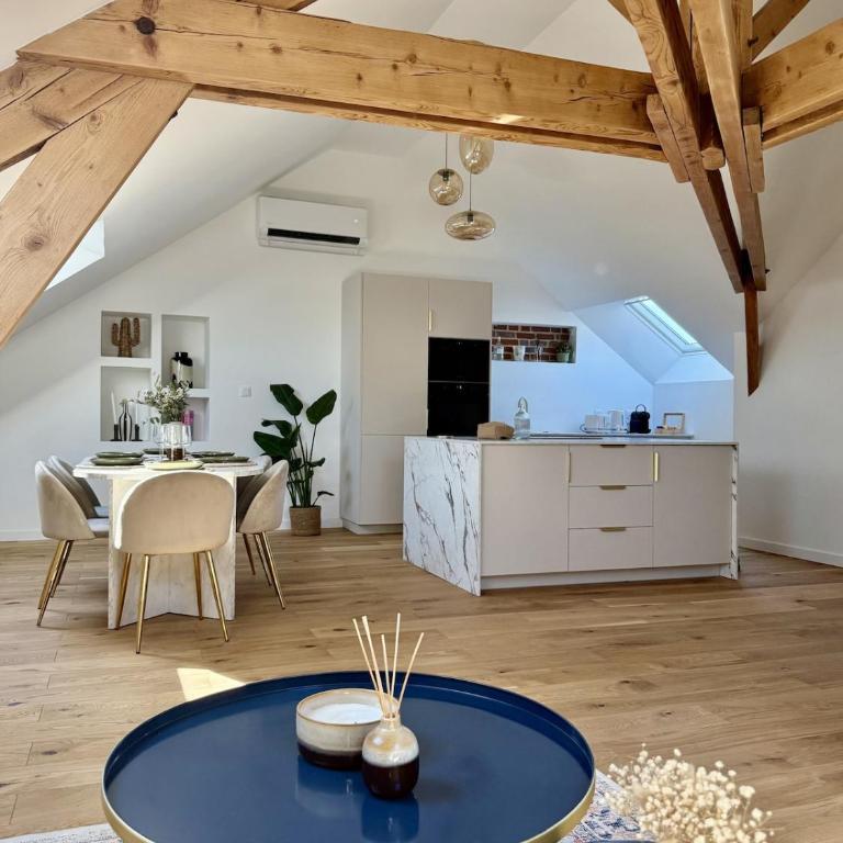 Loft d'exception de 115m2 - Hyper centre - Vue sur le Beffroi - Two-Bedroom Apartment - 5