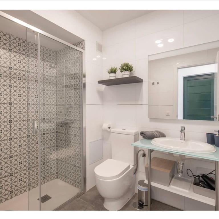 Suite4you 50 meters from the beach and main Avenue AC Wifi Int TV Channels - Appartement 1 Chambre - 9