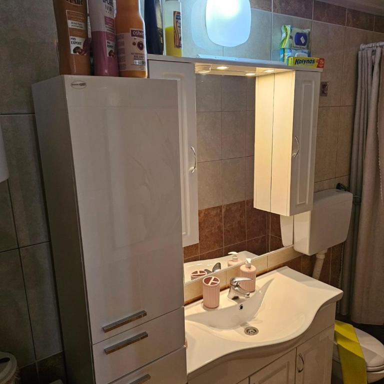 Riviera Apartment Budva - Porodični Apartman sa 2 Spavaće Sobe - 10