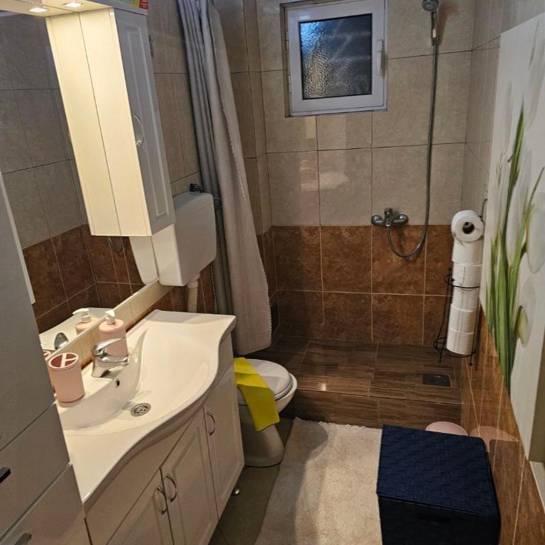 Riviera Apartment Budva - Porodični Apartman sa 2 Spavaće Sobe - 18