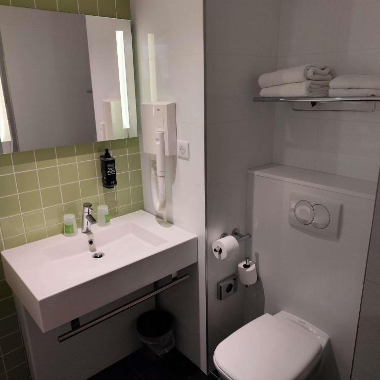 ibis Styles Deauville Centre - Chambre Double avec Balcon - 5