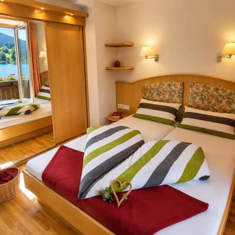 Der Kaerntnerhof am Weissensee, SeeHotel & SeeApartments direkt am See - Classic Doppelzimmer mit Balkon - 2