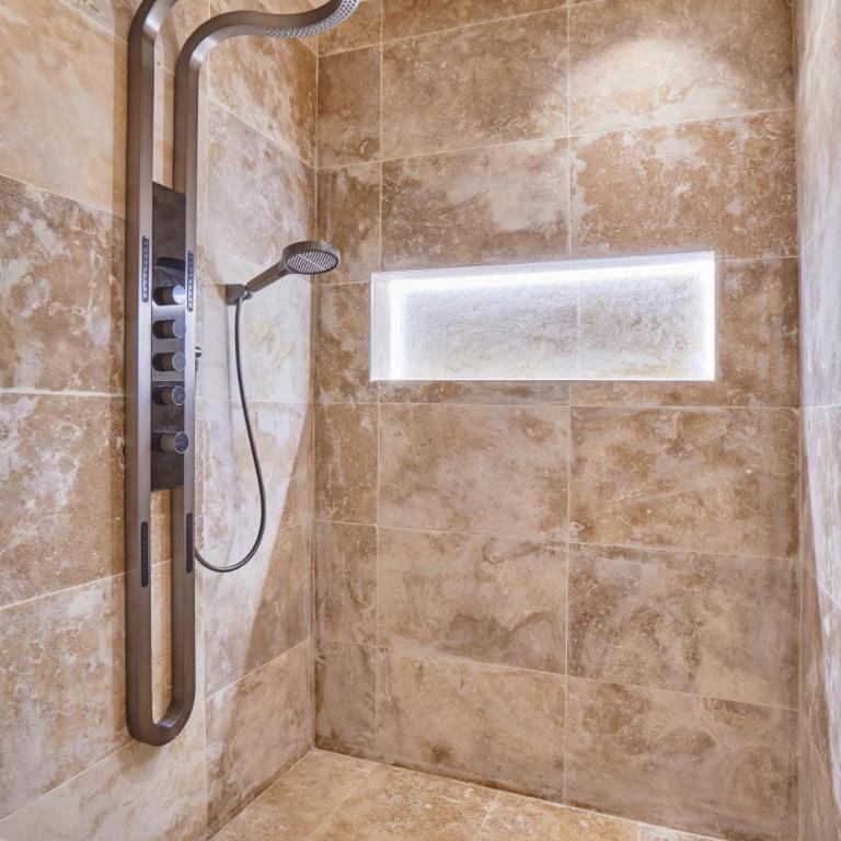 Rent a Room - Residence Meslay - Appartement 3 Chambres - 25