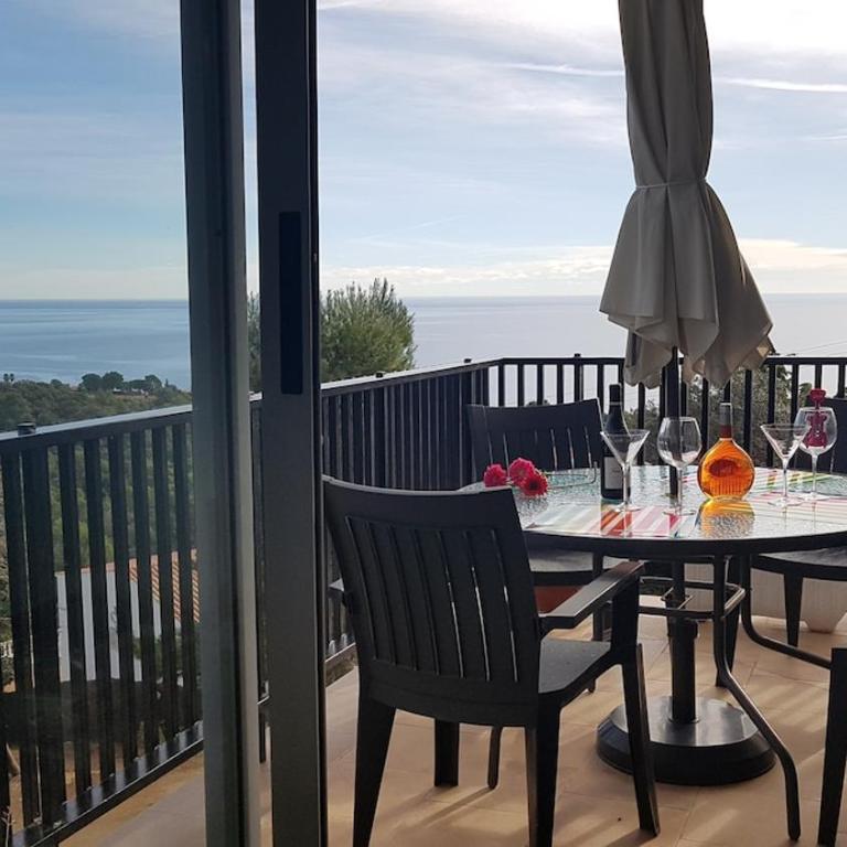 Mirador De La Costa Luxury 1 - Three-Bedroom Apartment - 40
