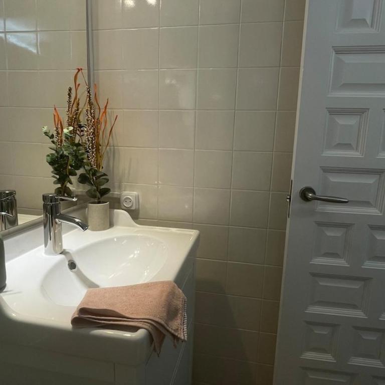 Mirador De La Costa Luxury 1 - Three-Bedroom Apartment - 63