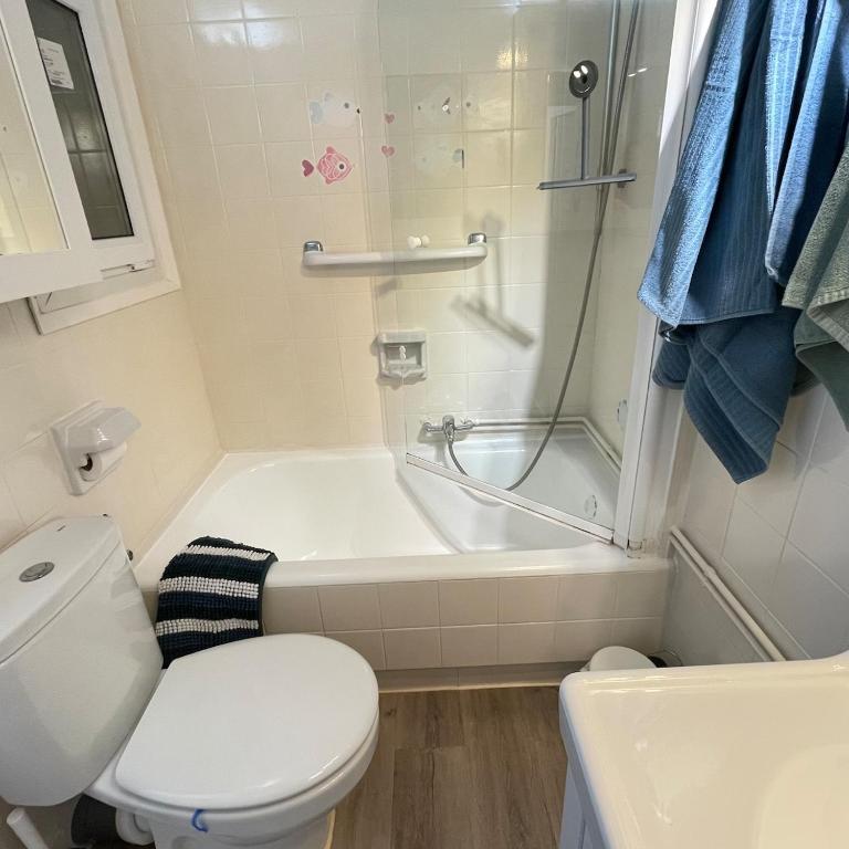 Mirador De La Costa Luxury 1 - Three-Bedroom Apartment - 75