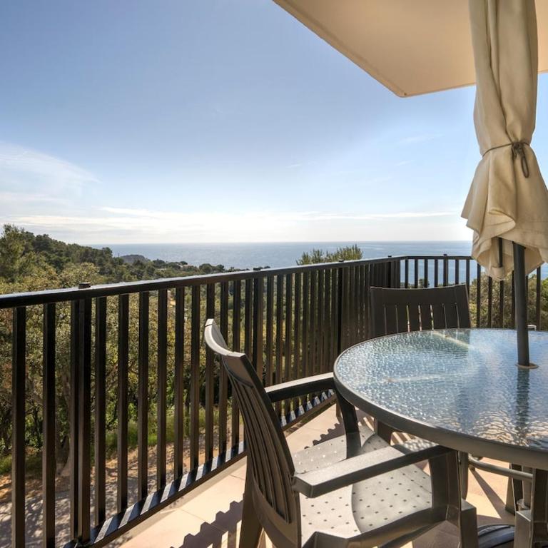 Mirador De La Costa Luxury 1 - Three-Bedroom Apartment - 82