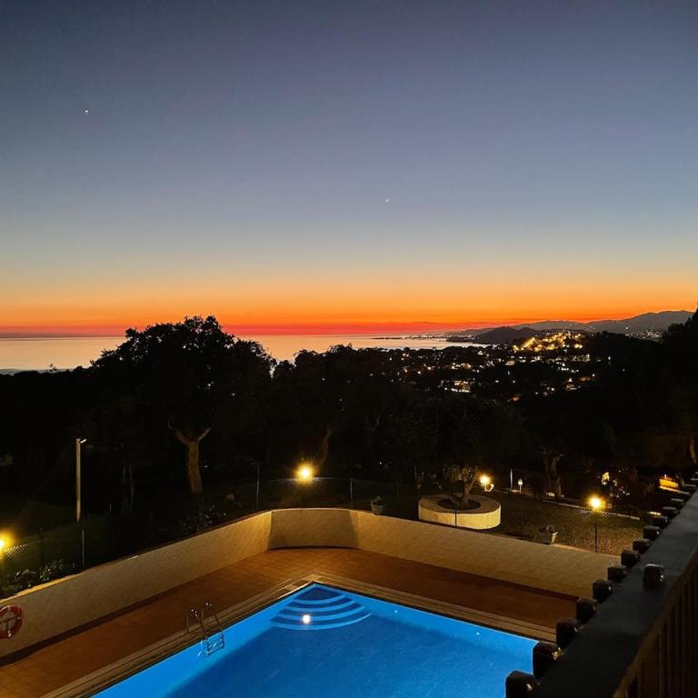 Mirador De La Costa Luxury 1 - Three-Bedroom Apartment - 92