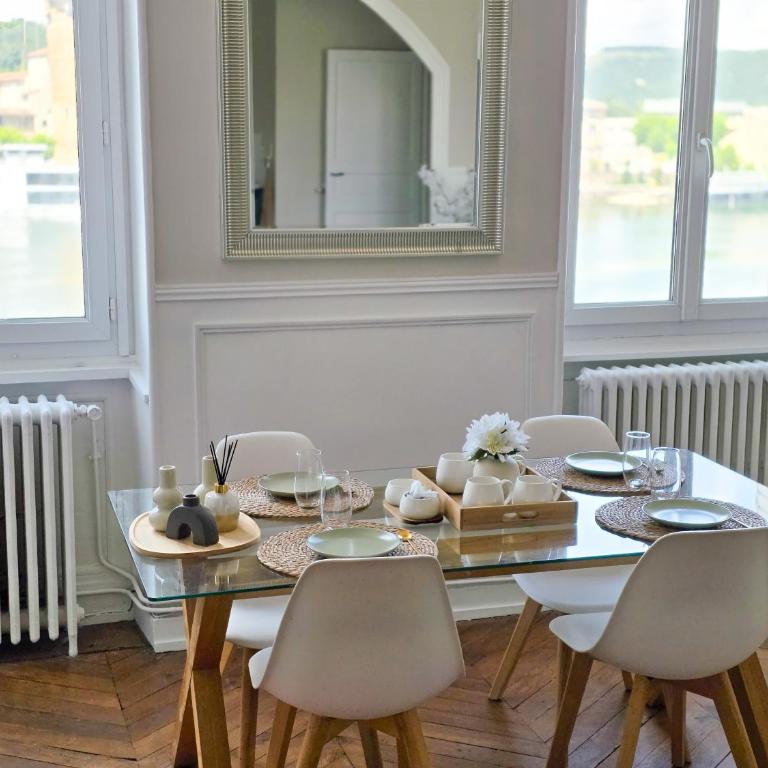 Appartement rénové avec vue Rhône - Centre - Appartement 3 Chambres - 9
