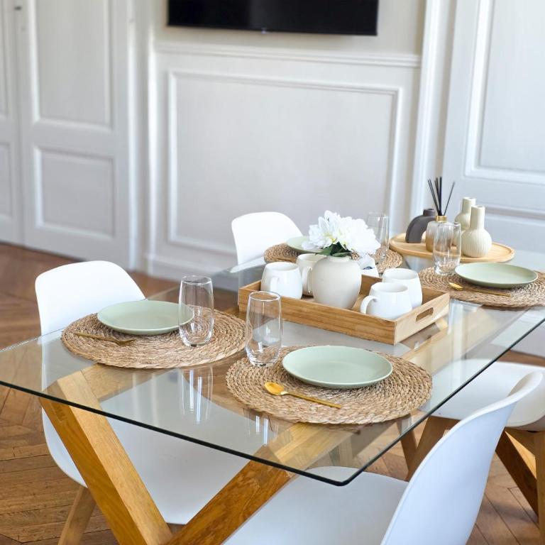 Appartement rénové avec vue Rhône - Centre - Appartement 3 Chambres - 2