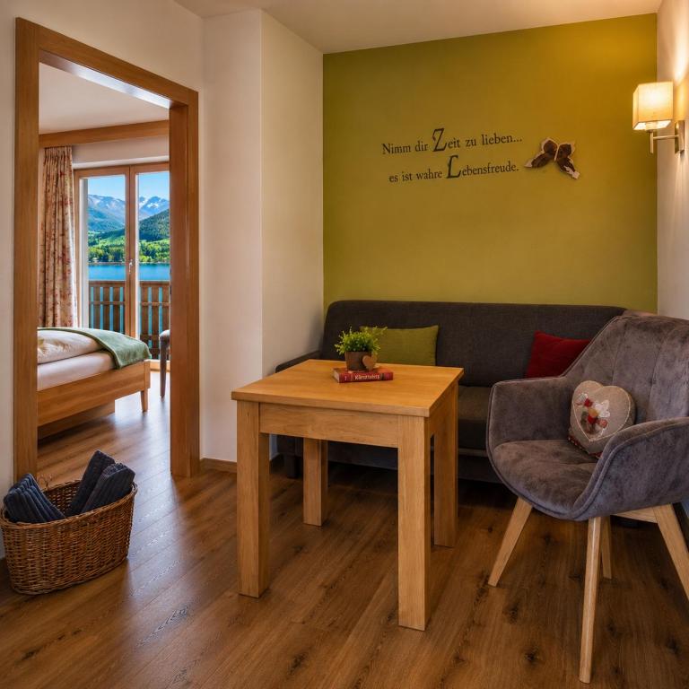 Der Kaerntnerhof am Weissensee, SeeHotel & SeeApartments direkt am See - Familienzimmer mit Seeblick - 3
