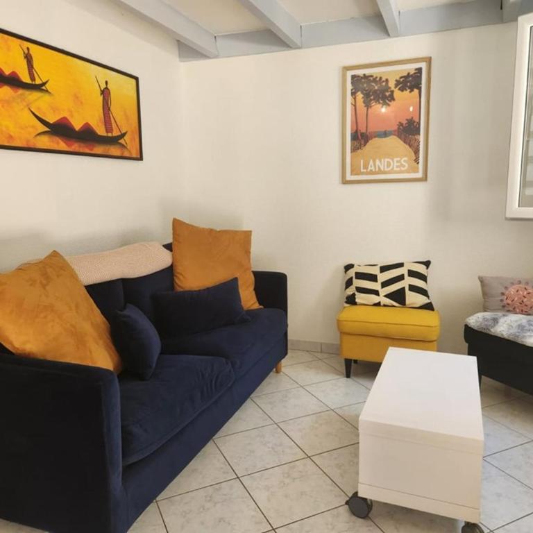 Villa patio proche plage avec piscine collective, cour aménagée et parking privé - FR-1-413-139 - Villa - 4