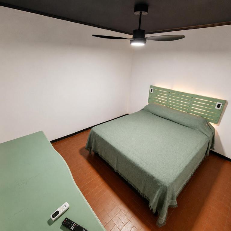 El Gran Gomero Hostal & Motoposada - Standard Double Room with Shared Bathroom - 3