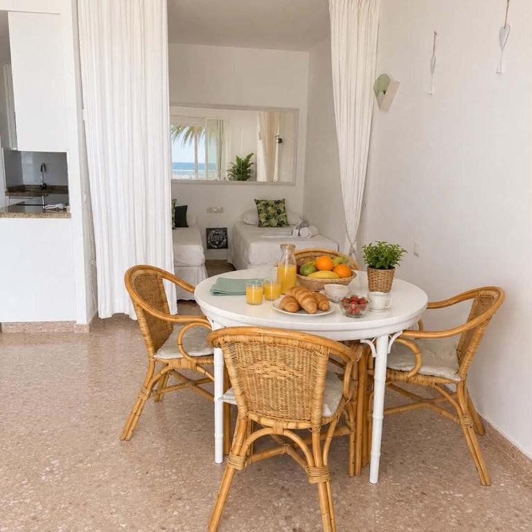 First Line Beach Sea View Terrace 204 by Budha - Apartamento de 2 dormitorios - 6