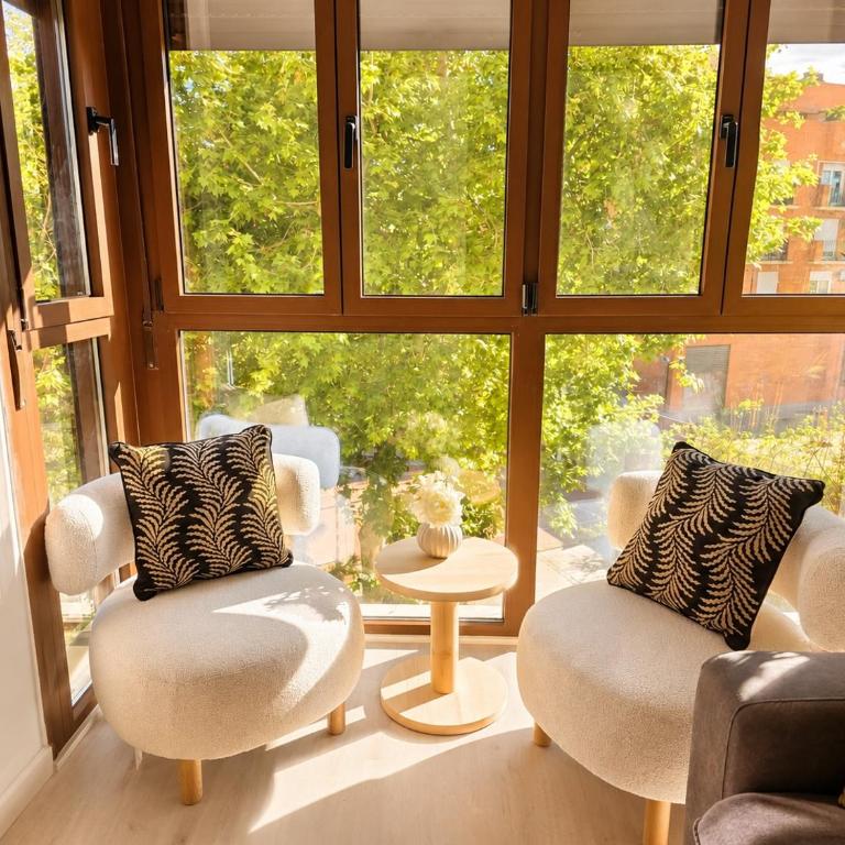 Sunny Mediterranean Stay in Valencia Beach - Two-Bedroom Apartment - 4