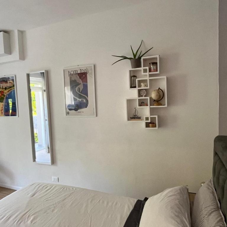 Residence Villa Alba - B&B Suite Disposition 555 Al Vittoriale - Appartamento Monolocale con Letto Queen-Size - 13