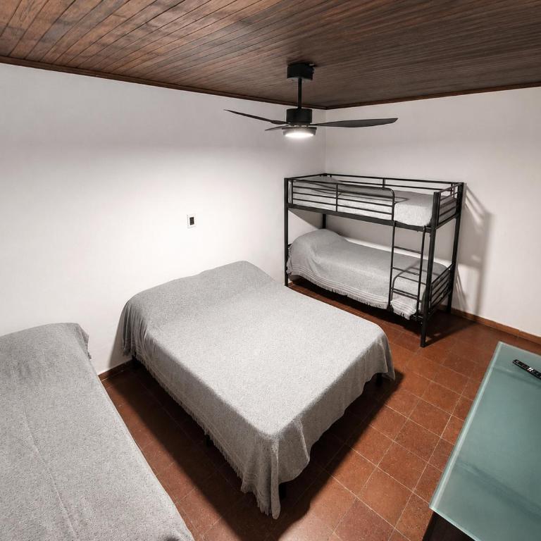 El Gran Gomero Hostal & Motoposada - Family Room with Shared Bathroom - 3