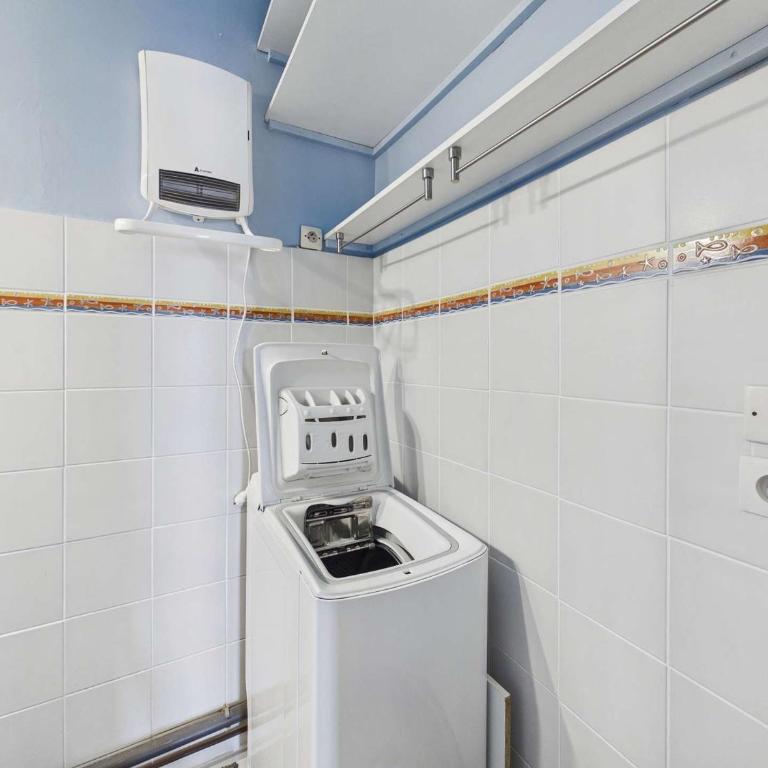 Studio Mezzanine pour 4 à Marseillan avec Parking Privé, TV et Cuisine Équipée - FR-1-326-783 - Studio - 9