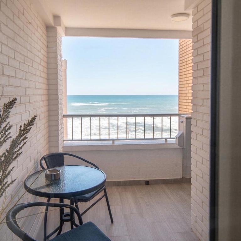 Apartamento Playa LOS LOCOS - Apartamento de 3 dormitorios con vistas al mar - 1
