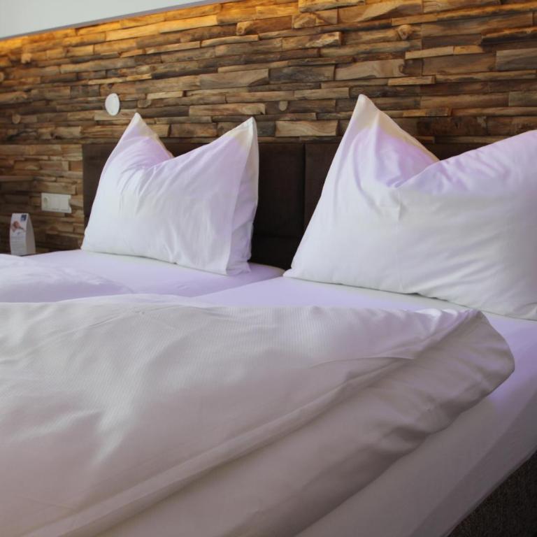 Burg Rooms - 24h Self-Check-in - Deluxe Doppel-/Zweibettzimmer - 2