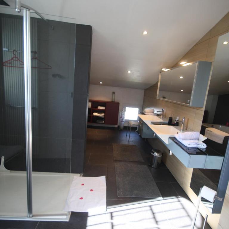 Chambres d'Hôtes LA PASTOURELLE Royan centre - Deluxe Double Room with Bath - 32