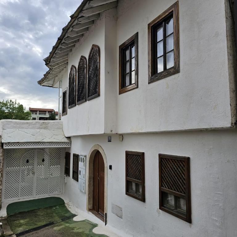 Old Bosnian House-3 bedroom apartment - Three-Bedroom Apartment - 2