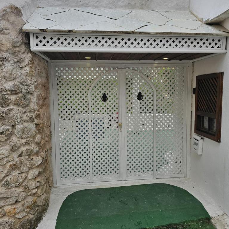 Old Bosnian House-3 bedroom apartment - Three-Bedroom Apartment - 3