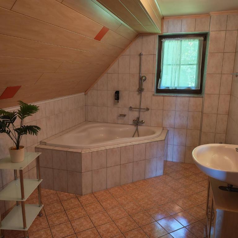 Hotel Kärntnerhof Velden - Zum Schankbaron - Doppelzimmer mit Balkon - 3