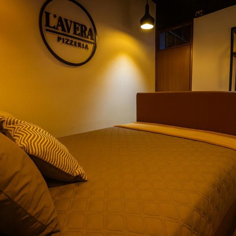 Luxury Industrial Vault, Wifi, Dry Cleaning, 5 rooms, Pool - Five-Bedroom House - 13