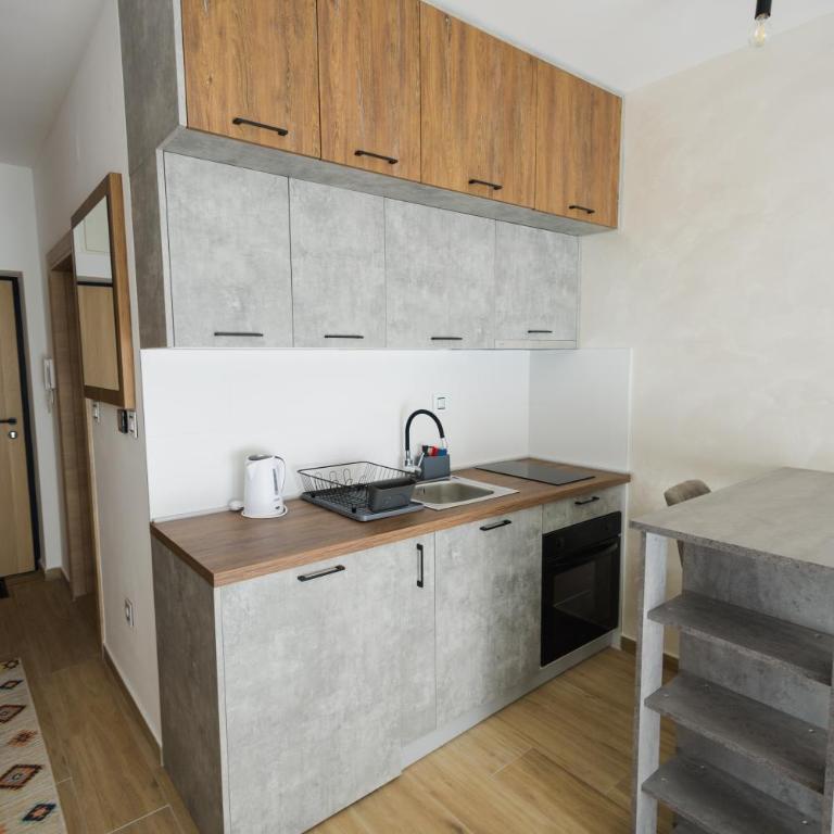 iNSide Stay - One-Bedroom Apartment - 1