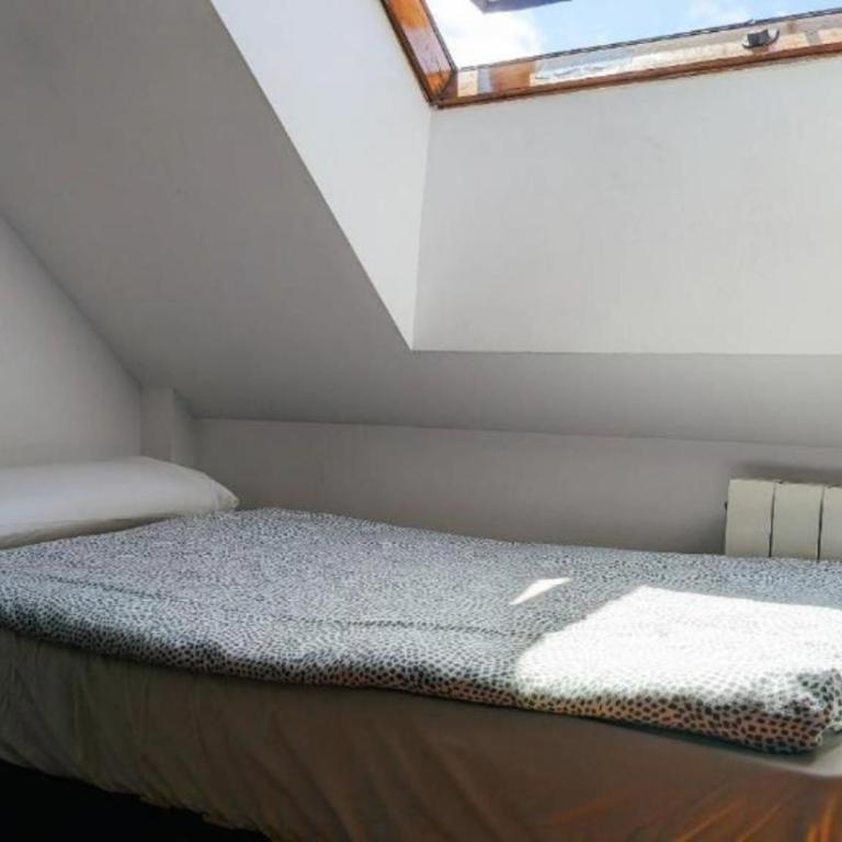 Gijon Surf Hostel - Habitación Compartida Mixta Superior - 5