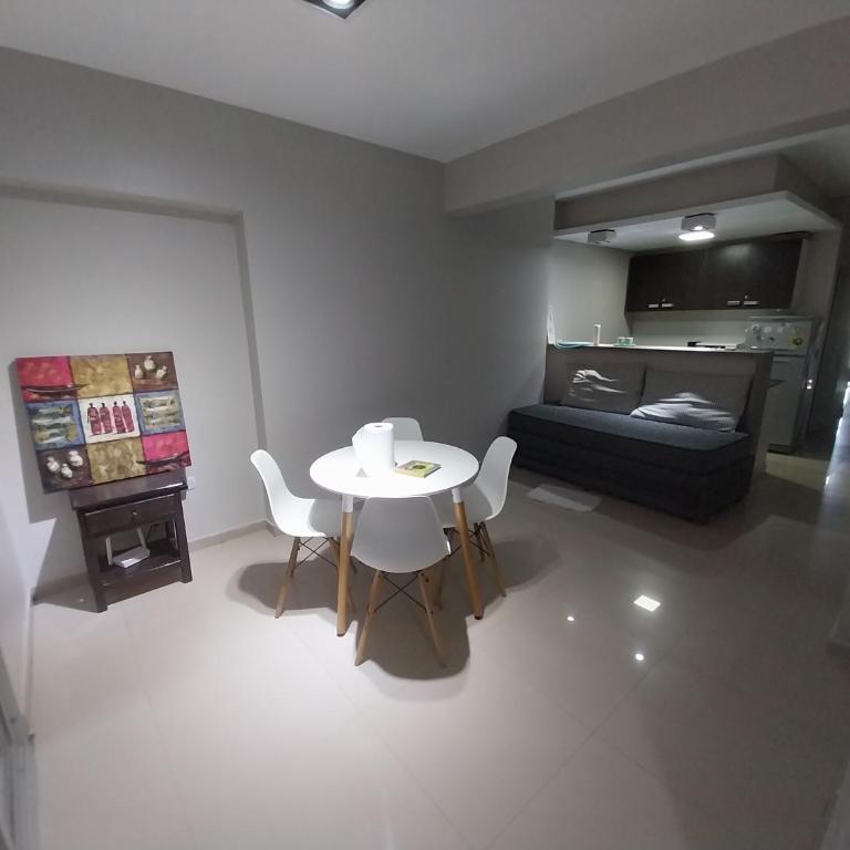 Departamento Ideal para 2 Personas y Apto para 4 en Zona Norte Tucuman - Apartamento de 1 dormitorio con balcón - 1